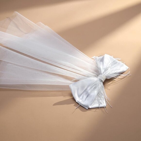 🆕 Women White Clip Bachelorette Party Decorations Pearl Bow Accessories - Picture 2 of 7